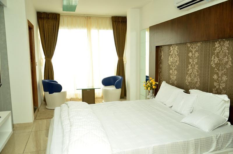 Hotel The Grand Parshwanath Sankeshvar Екстер'єр фото